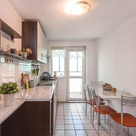 Spacious And Cozy 3 Bedroom Apartment In Downtown София Экстерьер фото